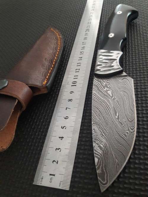 Handmade DAMASCUS Steel Hunting Knife, Bull horn handle scales. NEW DESIGN !!!!!