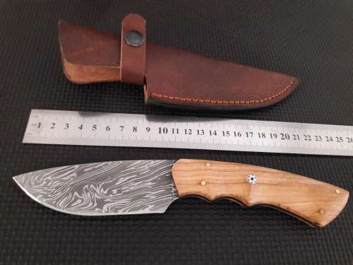 Handmade DAMASCUS Steel Hunting Knife with Wooden handle scales. NEW DESIGN !!!!!