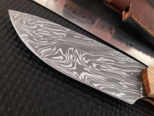 Handmade DAMASCUS Steel Hunting Knife with Wooden handle scales. NEW DESIGN !!!!!
