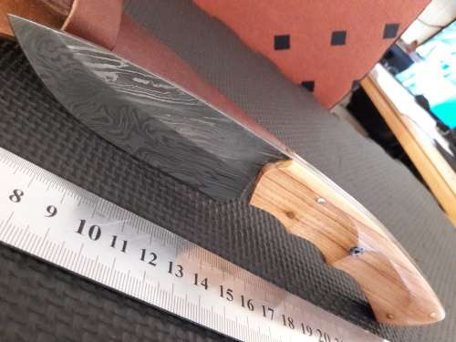 Handmade DAMASCUS Steel Hunting Knife with Wooden handle scales. NEW DESIGN !!!!!