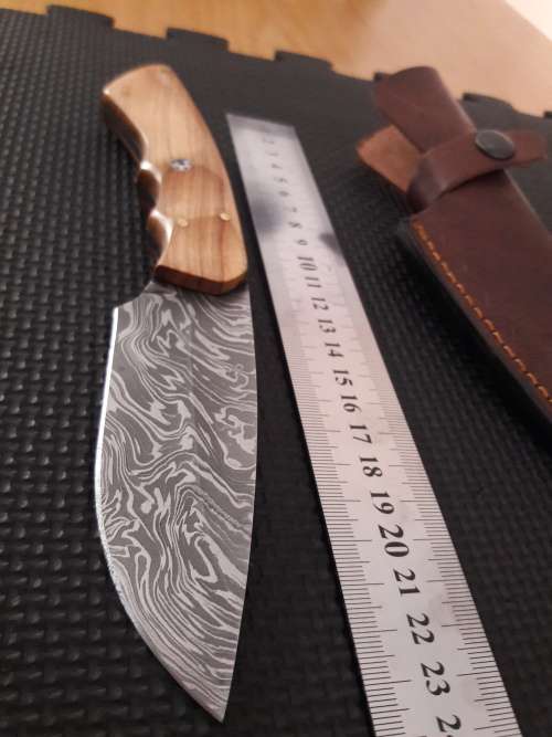 Handmade DAMASCUS Steel Hunting Knife with Wooden handle scales. NEW DESIGN !!!!!