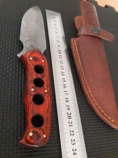 Handmade DAMASCUS Steel Hunting Knife with Wooden handle scales. NEW DESIGN !!!!!