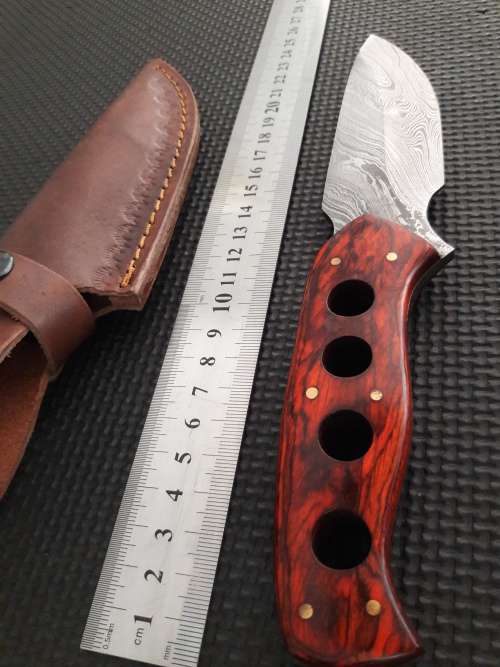 Handmade DAMASCUS Steel Hunting Knife with Wooden handle scales. NEW DESIGN !!!!!