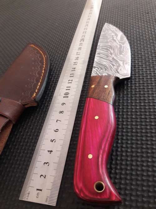 Handmade DAMASCUS Steel Hunting Knife with Wooden handle scales. NEW DESIGN !!!!!