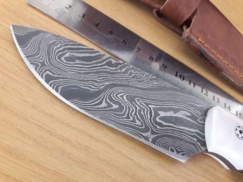 Handmade DAMASCUS Steel Hunting Knife, FULL TANG, Bull horn and Camel Bone handle scales.