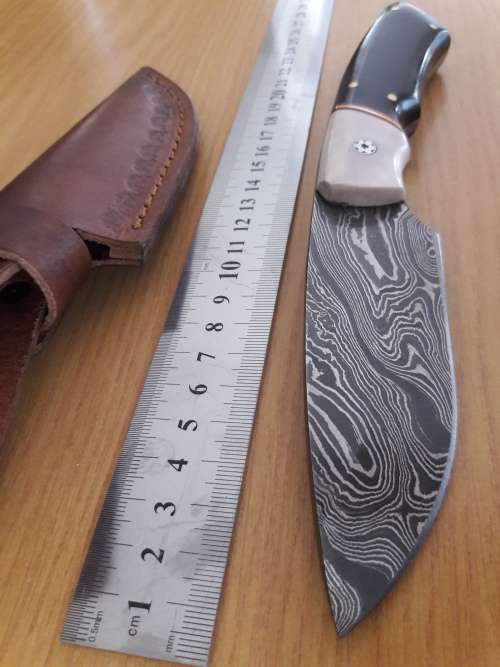 Handmade DAMASCUS Steel Hunting Knife, FULL TANG, Bull horn and Camel Bone handle scales.
