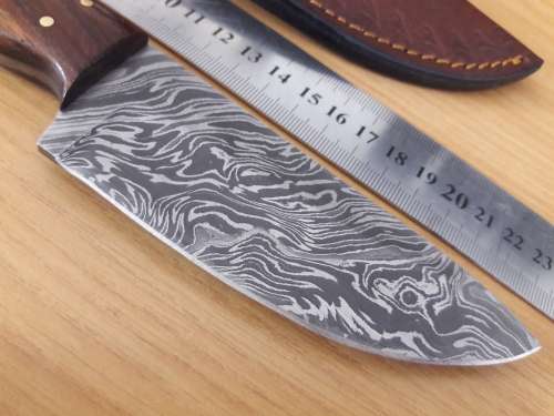 Handmade DAMASCUS Steel Hunting Knife with Wooden handle scales. FULL TANG !!!!!!!