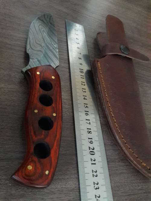 Handmade DAMASCUS Steel Hunting Knife with Wooden handle scales. FULL TANG !!!!!