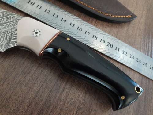 Handmade DAMASCUS Steel Hunting Knife, FULL TANG, Bull horn and Camel Bone handle scales.