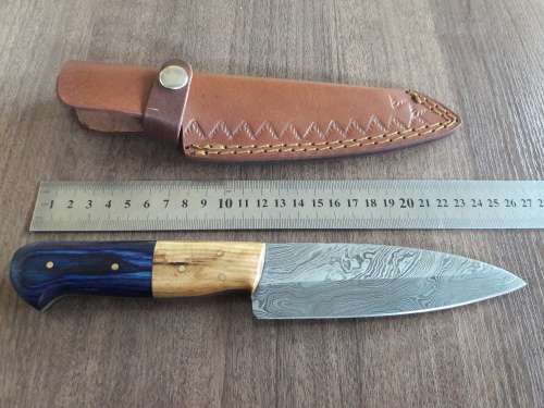 Handmade DAMASCUS Steel Hunting Knife with Wooden handle scales. FULL TANG !!!!!