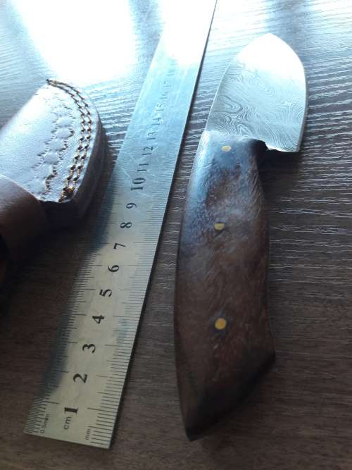 Handmade DAMASCUS Steel Skinning Knife with Wooden handle scales. FULL TANG !!!!!