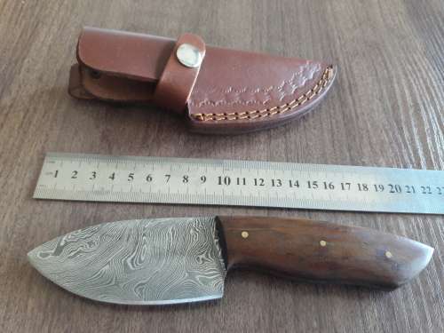 Handmade DAMASCUS Steel Skinning Knife with Wooden handle scales. FULL TANG !!!!!