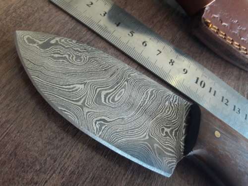 Handmade DAMASCUS Steel Skinning Knife with Wooden handle scales. FULL TANG !!!!!