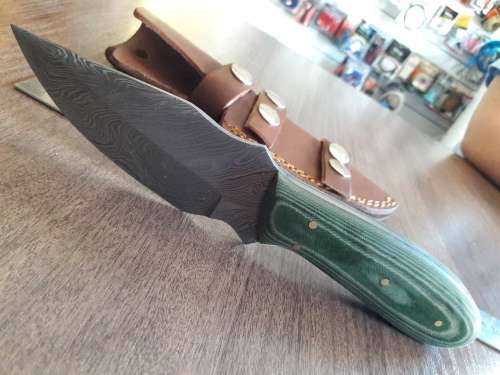 Handmade DAMASCUS Steel Hunting Knife, Micarta handle scales.  FULL TANG !!!!!