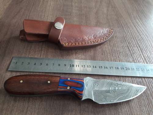 Handmade DAMASCUS Steel Hunting Knife with Wooden handle scales.FULL TANG !!!!!!
