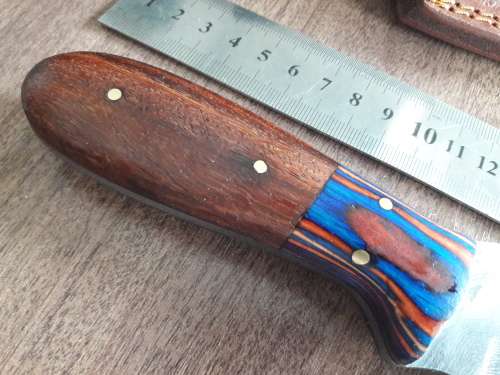 Handmade DAMASCUS Steel Hunting Knife with Wooden handle scales.FULL TANG !!!!!!