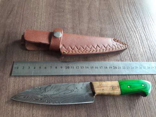 Handmade DAMASCUS Steel Hunting Knife with Wooden handle scales.FULL TANG !!!!!!