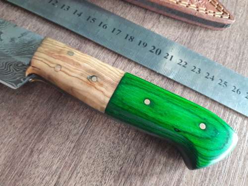 Handmade DAMASCUS Steel Hunting Knife with Wooden handle scales.FULL TANG !!!!!!