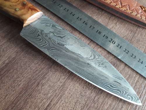 Handmade DAMASCUS Steel Hunting Knife with Wooden handle scales.FULL TANG !!!!!!