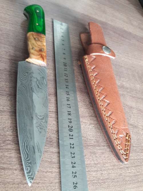 Handmade DAMASCUS Steel Hunting Knife with Wooden handle scales.FULL TANG !!!!!!