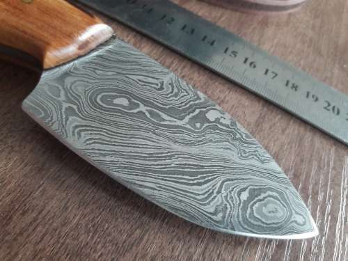 Handmade DAMASCUS Steel Hunting Knife with Wooden handle scales.FULL TANG !!!!!!