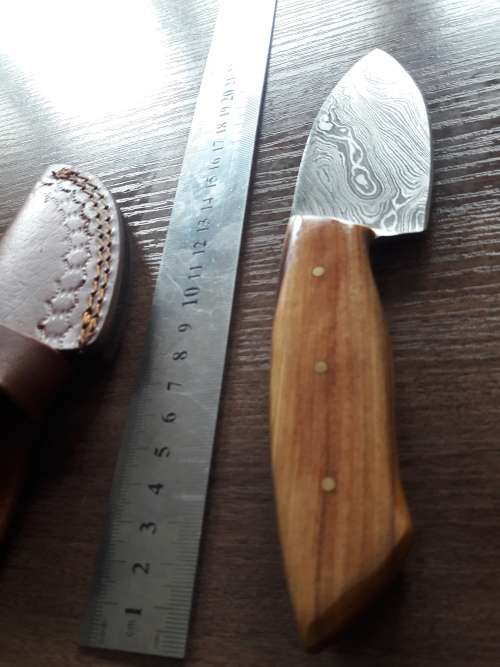 Handmade DAMASCUS Steel Hunting Knife with Wooden handle scales.FULL TANG !!!!!!