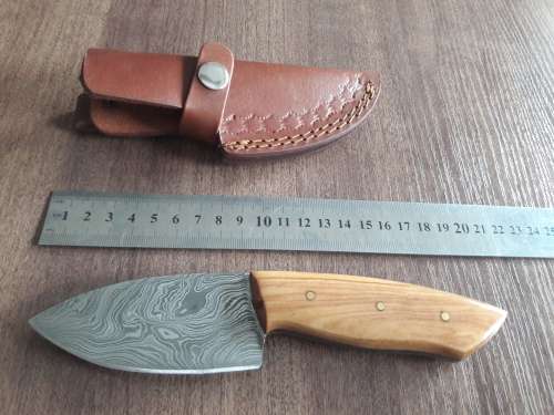 Handmade DAMASCUS Steel Hunting Knife with Wooden handle scales.FULL TANG !!!!!!