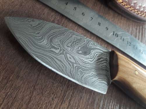Handmade DAMASCUS Steel Hunting Knife with Wooden handle scales.FULL TANG !!!!!!