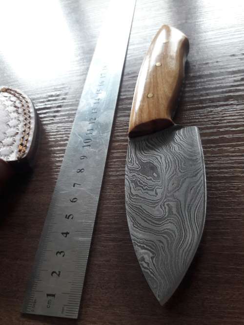 Handmade DAMASCUS Steel Hunting Knife with Wooden handle scales.FULL TANG !!!!!!