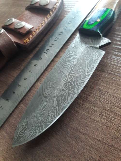 Handmade DAMASCUS Steel Hunting Knife with Wooden handle scales.FULL TANG !!!!!!