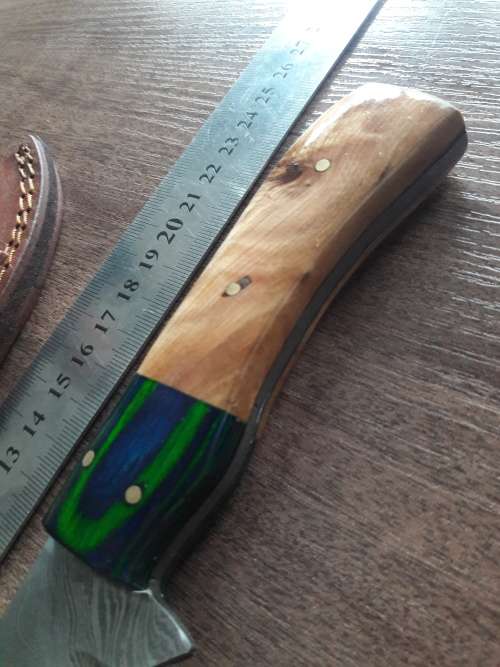 Handmade DAMASCUS Steel Hunting Knife with Wooden handle scales.FULL TANG !!!!!!