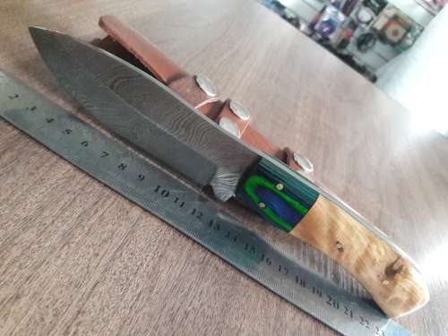 Handmade DAMASCUS Steel Hunting Knife with Wooden handle scales.FULL TANG !!!!!!