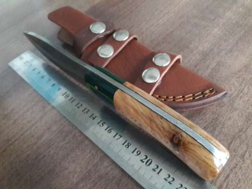 Handmade DAMASCUS Steel Hunting Knife with Wooden handle scales.FULL TANG !!!!!!