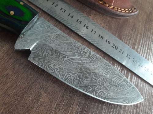 Handmade DAMASCUS Steel Hunting Knife with Wooden handle scales.FULL TANG !!!!!!