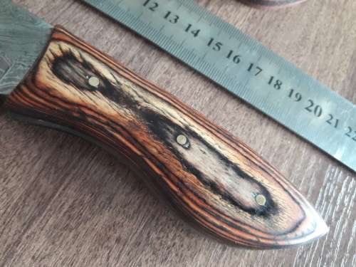 Handmade DAMASCUS Steel Hunting Knife with Wooden handle scales.FULL TANG !!!!!!