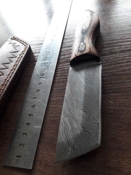 Handmade DAMASCUS Steel Hunting Knife with Wooden handle scales.FULL TANG !!!!!!