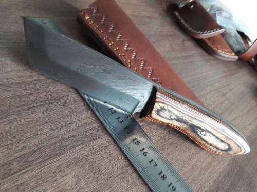 Handmade DAMASCUS Steel Hunting Knife with Wooden handle scales.FULL TANG !!!!!!