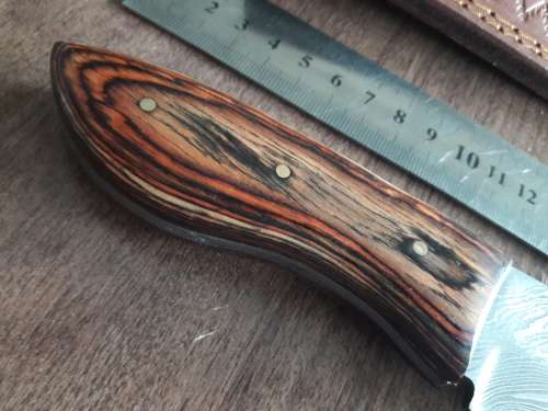 Handmade DAMASCUS Steel Hunting Knife with Wooden handle scales.FULL TANG !!!!!!