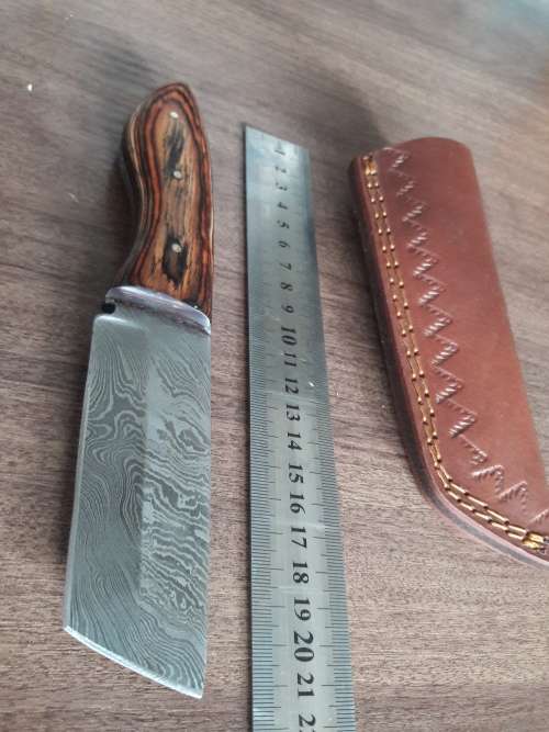 Handmade DAMASCUS Steel Hunting Knife with Wooden handle scales.FULL TANG !!!!!!