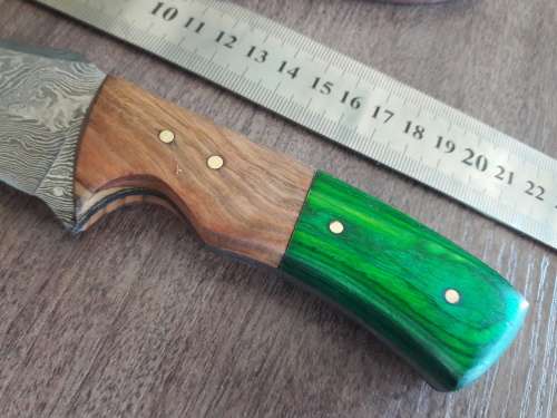Handmade DAMASCUS Steel Hunting Knife with Wooden handle scales.FULL TANG !!!!!!