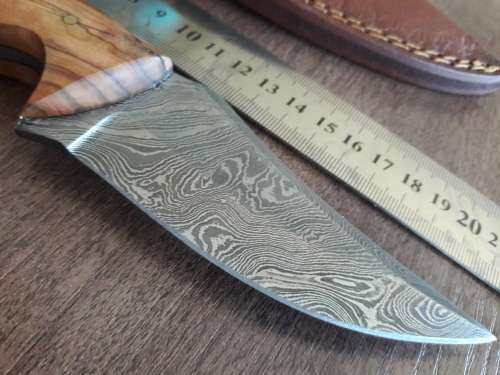 Handmade DAMASCUS Steel Hunting Knife with Wooden handle scales.FULL TANG !!!!!!