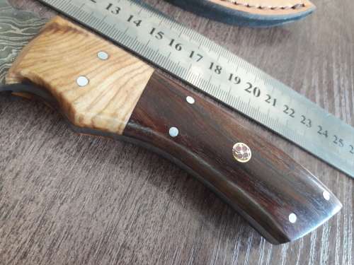Handmade Damascus steel HUNTING  knife with WOODEN handle scales.
