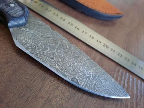 Handmade Damascus steel HUNTING  knife with WOODEN handle scales.