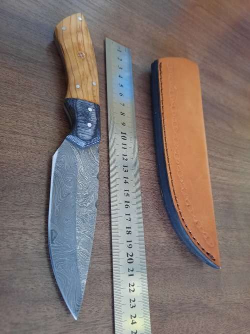 Handmade Damascus steel HUNTING  knife with WOODEN handle scales.
