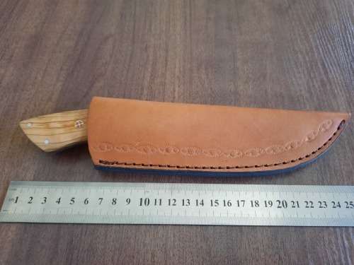 Handmade Damascus steel HUNTING  knife with WOODEN handle scales.