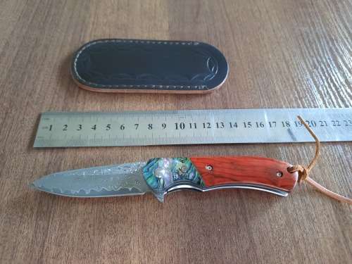 Damascus VG-10 Stainless Steel folding knife, RAZOR Sharp, Rosewood & Shell handle.