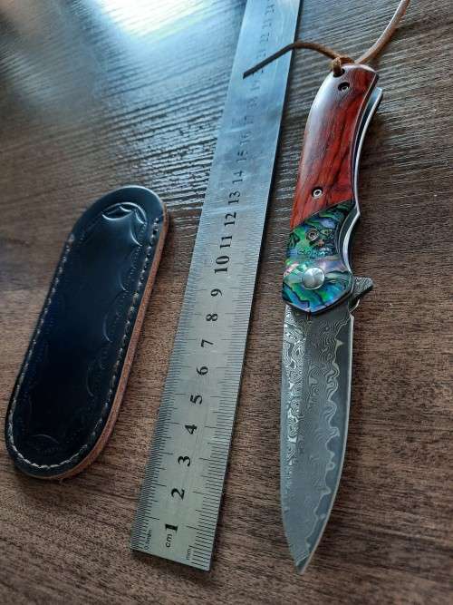 Damascus VG-10 Stainless Steel folding knife, RAZOR Sharp, Rosewood & Shell handle.