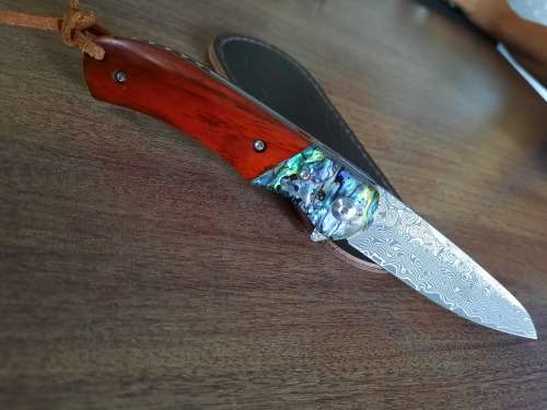 Damascus VG-10 Stainless Steel folding knife, RAZOR Sharp, Rosewood & Shell handle.