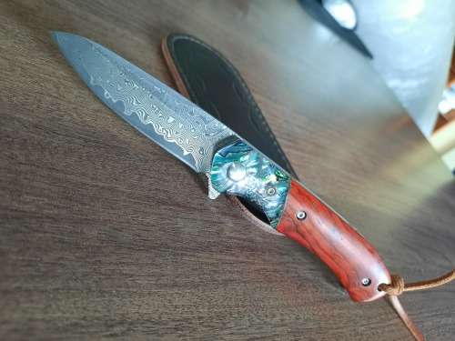 Damascus VG-10 Stainless Steel folding knife, RAZOR Sharp, Rosewood & Shell handle.