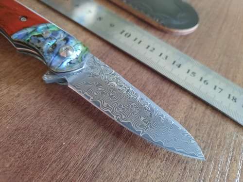 Damascus VG-10 Stainless Steel folding knife, RAZOR Sharp, Rosewood & Shell handle.